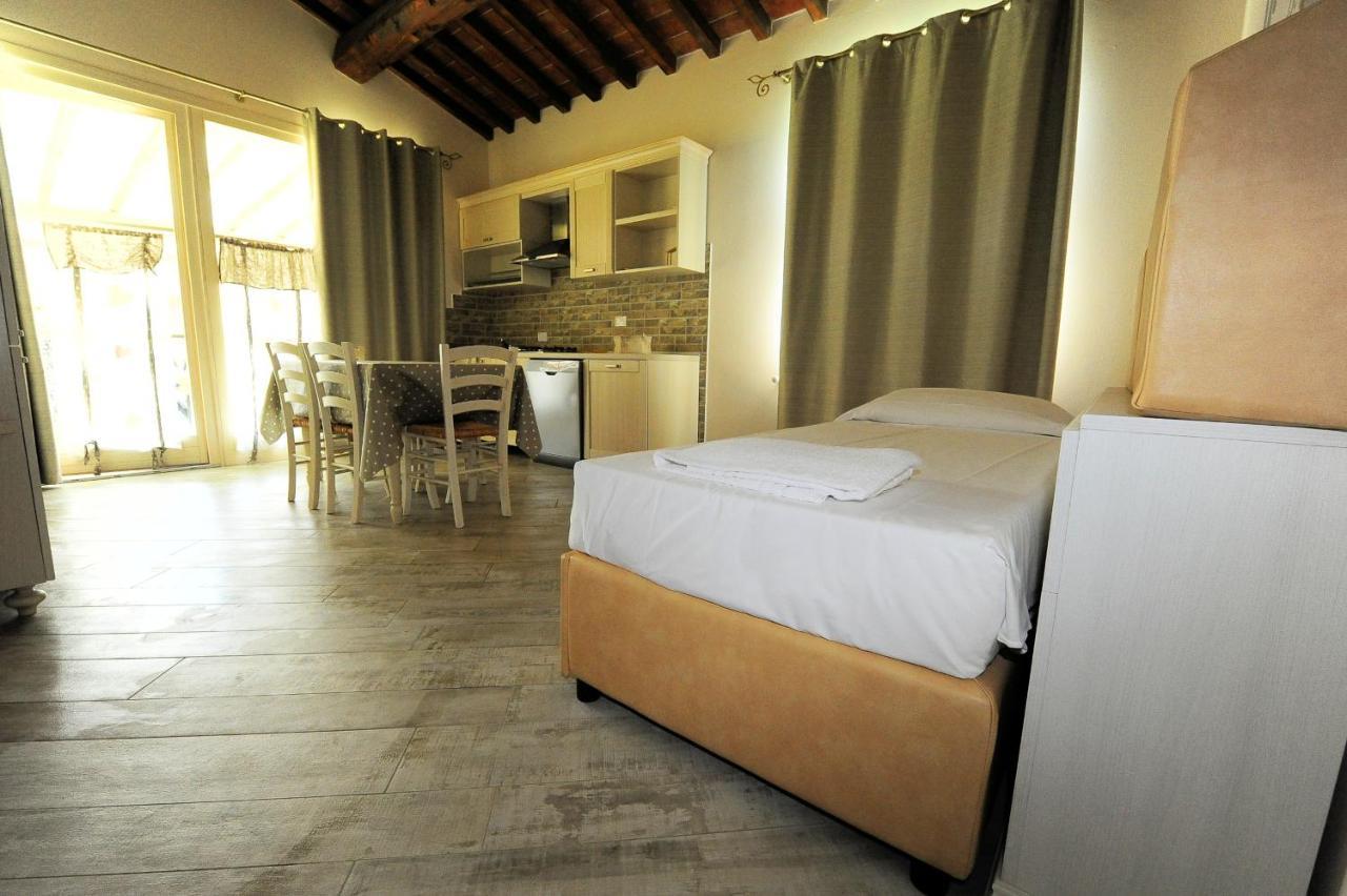Апарт отель Fattoria Palazzeta - Pet & Family Friendly Чечина Экстерьер фото
