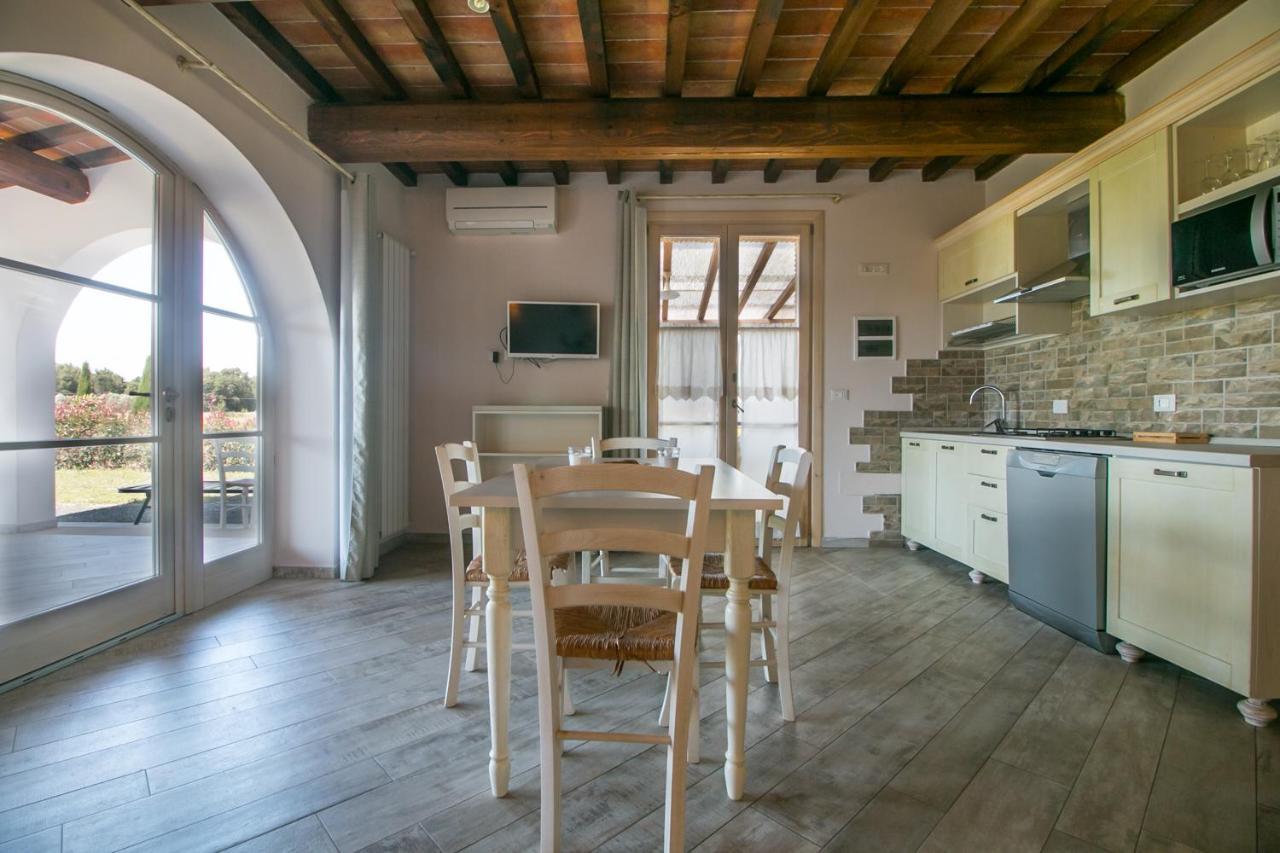 Апарт отель Fattoria Palazzeta - Pet & Family Friendly Чечина Экстерьер фото