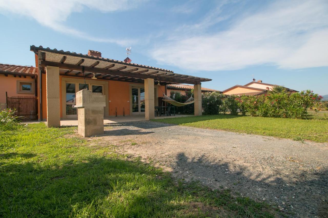 Апарт отель Fattoria Palazzeta - Pet & Family Friendly Чечина Экстерьер фото