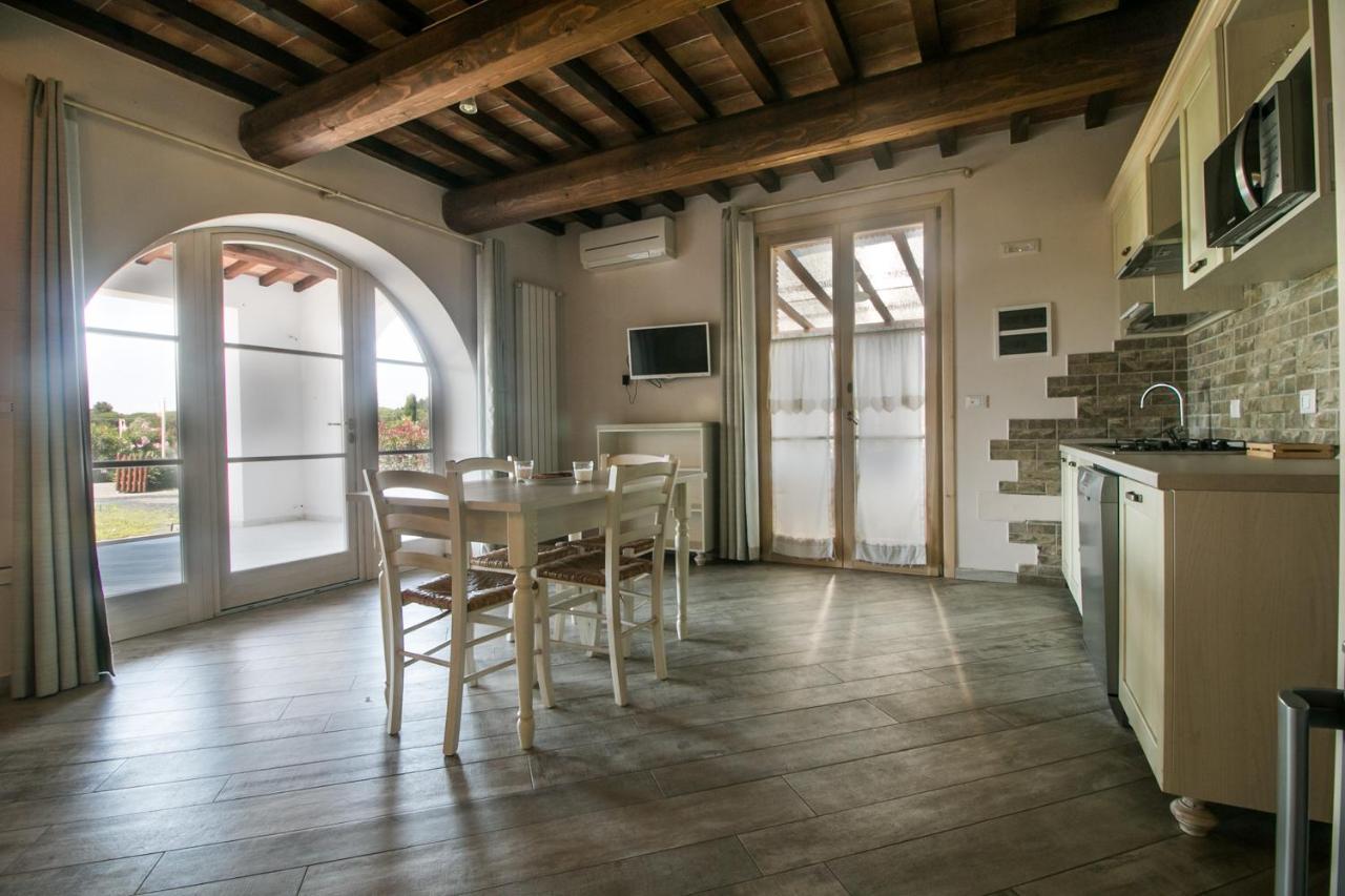 Апарт отель Fattoria Palazzeta - Pet & Family Friendly Чечина Экстерьер фото
