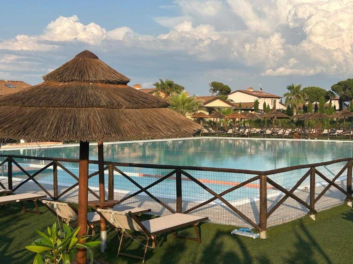Апарт отель Fattoria Palazzeta - Pet & Family Friendly Чечина Экстерьер фото
