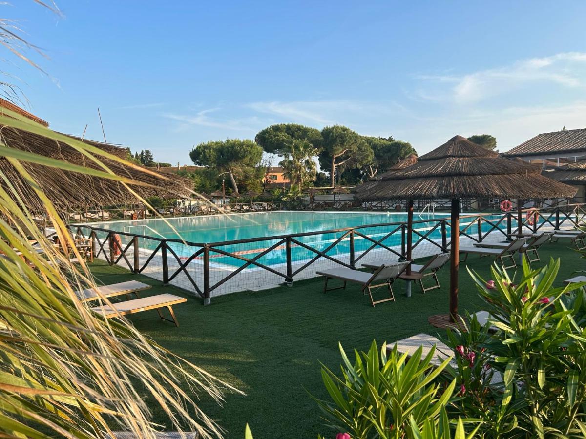 Апарт отель Fattoria Palazzeta - Pet & Family Friendly Чечина Экстерьер фото