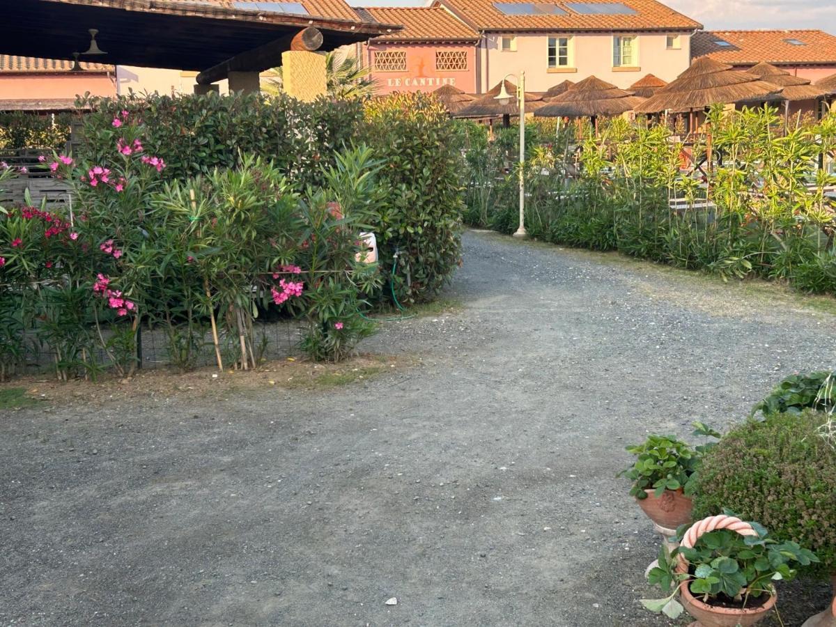Апарт отель Fattoria Palazzeta - Pet & Family Friendly Чечина Экстерьер фото